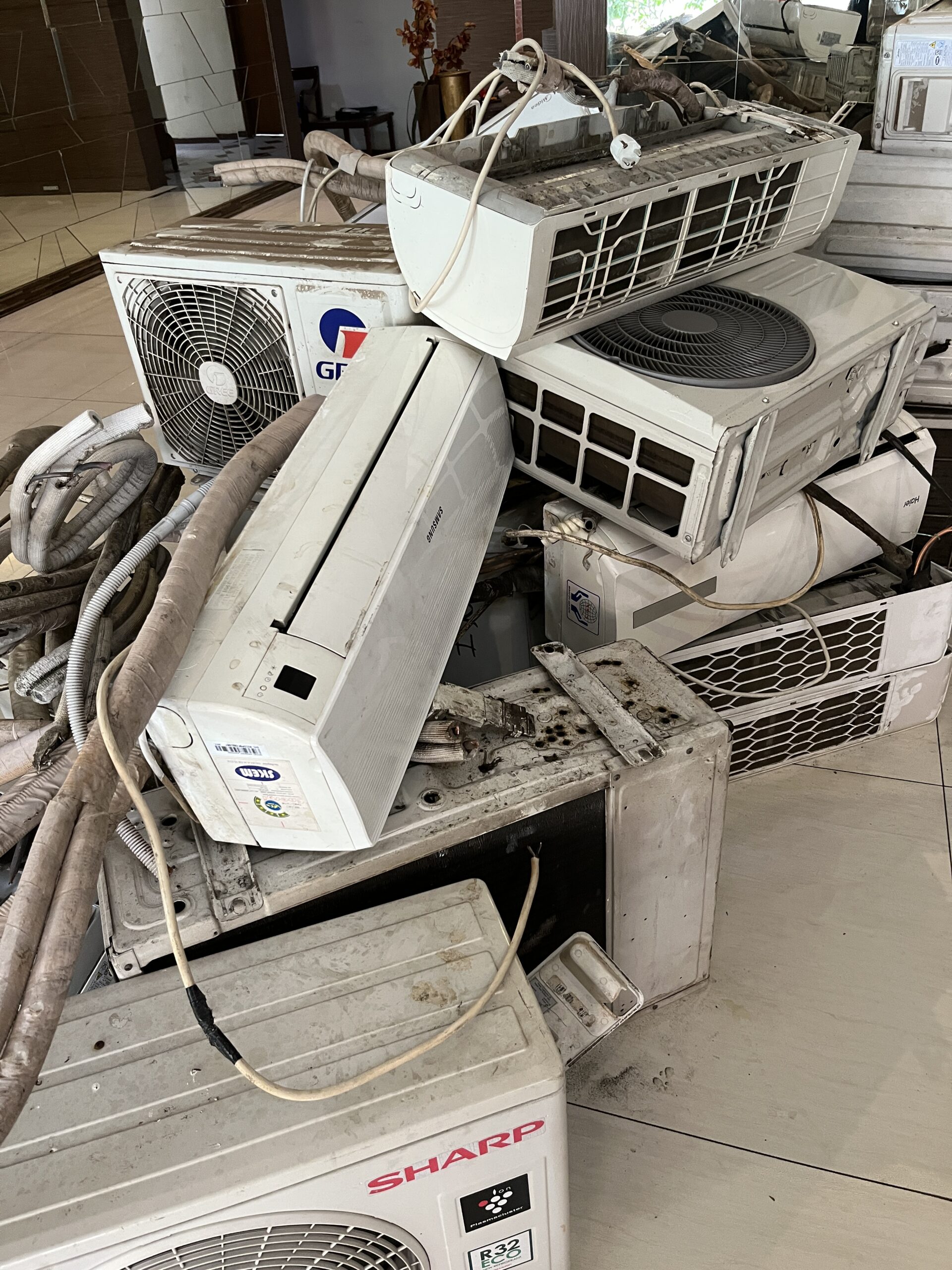 Borongan Barang Bekas Kantor Jakarta Pusat: Pengosongan Cepat & Tanpa Ribet